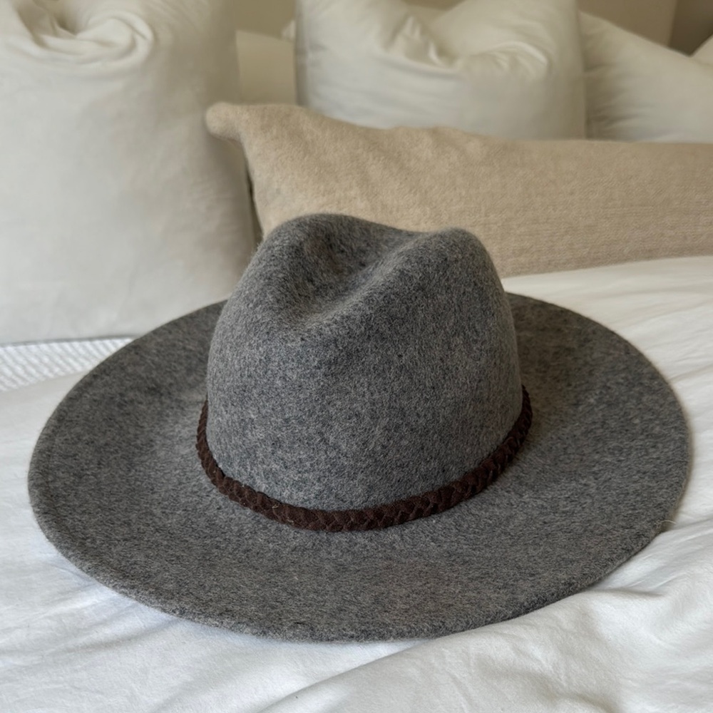 Billabong Gray Wool Fedora with Brown Band